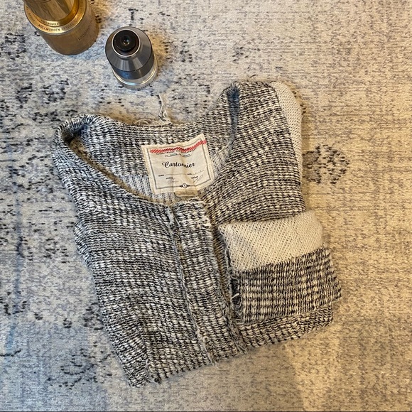 Anthropologie White, Black and Gold Knit Blazer in Size Small. - Picture 2 of 11